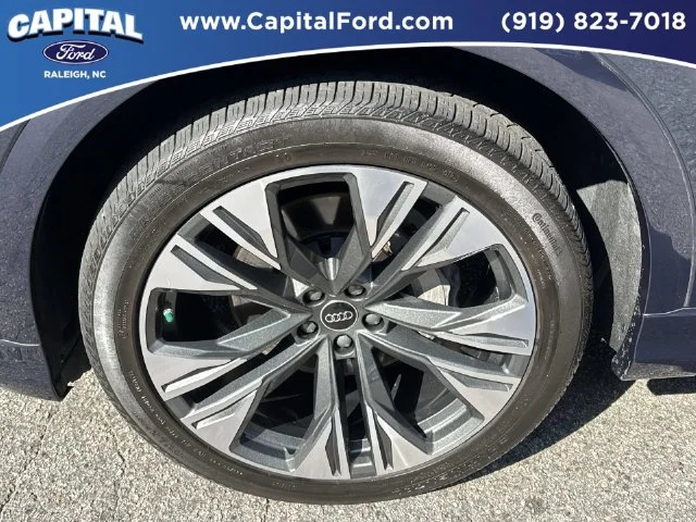 Used 2025  Audi 55 Prestige image 13