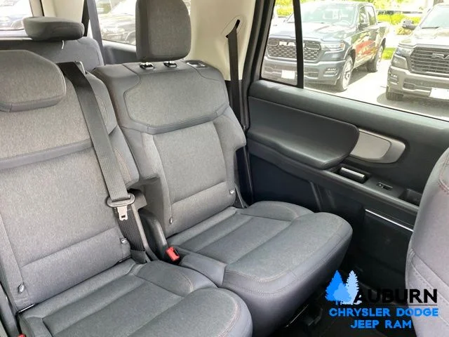 Used 2025 Gray Ford Active image 29