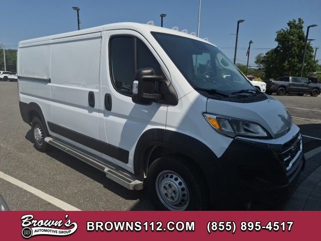 Used 2025 White Ram Base image 1