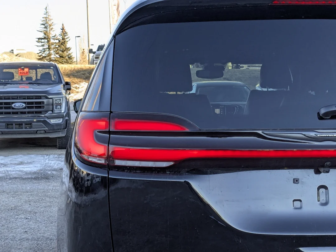 New 2026 Black Chrysler Select - - FWD - Panoramic Sunroof - Power Sliding Doors - S App Pkge & More! image 11