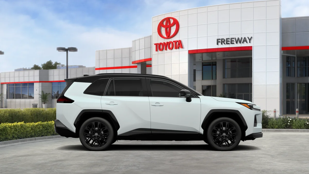 New 2026 Wind Chill Pearl with Midnight Black Metallic roof Toyota XSE image 12