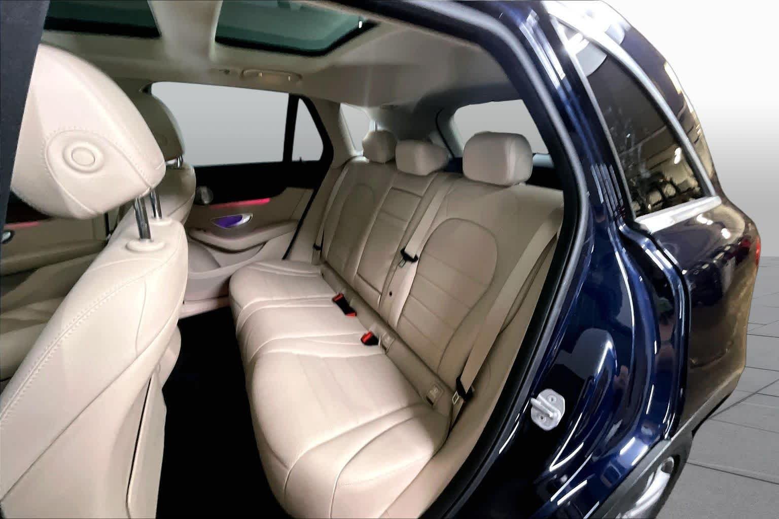 Used 2020 Lunar Blue Metallic Mercedes-Benz GLC 300 image 21