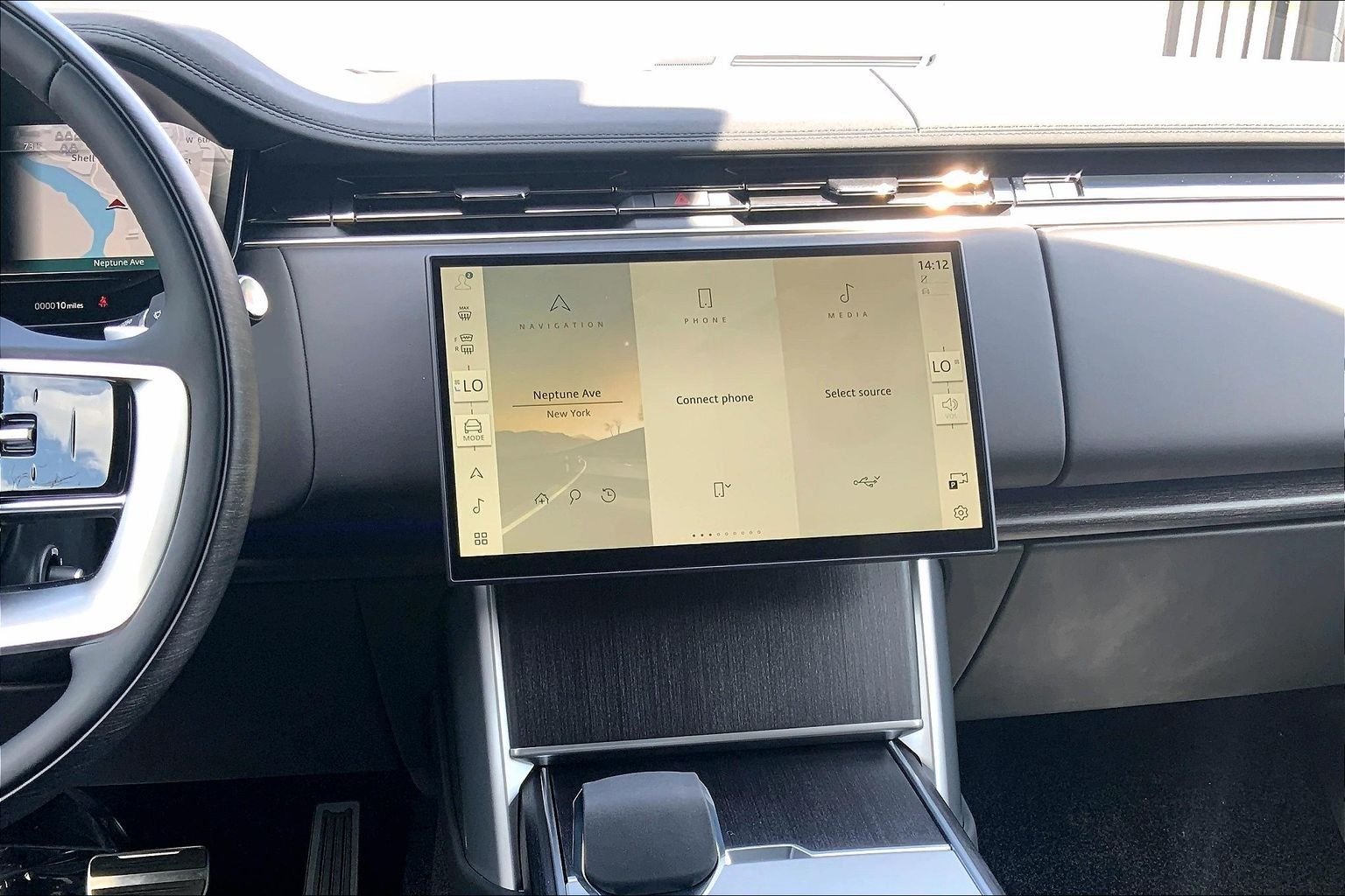 New 2026 Santorini Black Land Rover SE LWB 7-Seats / V8 image 6