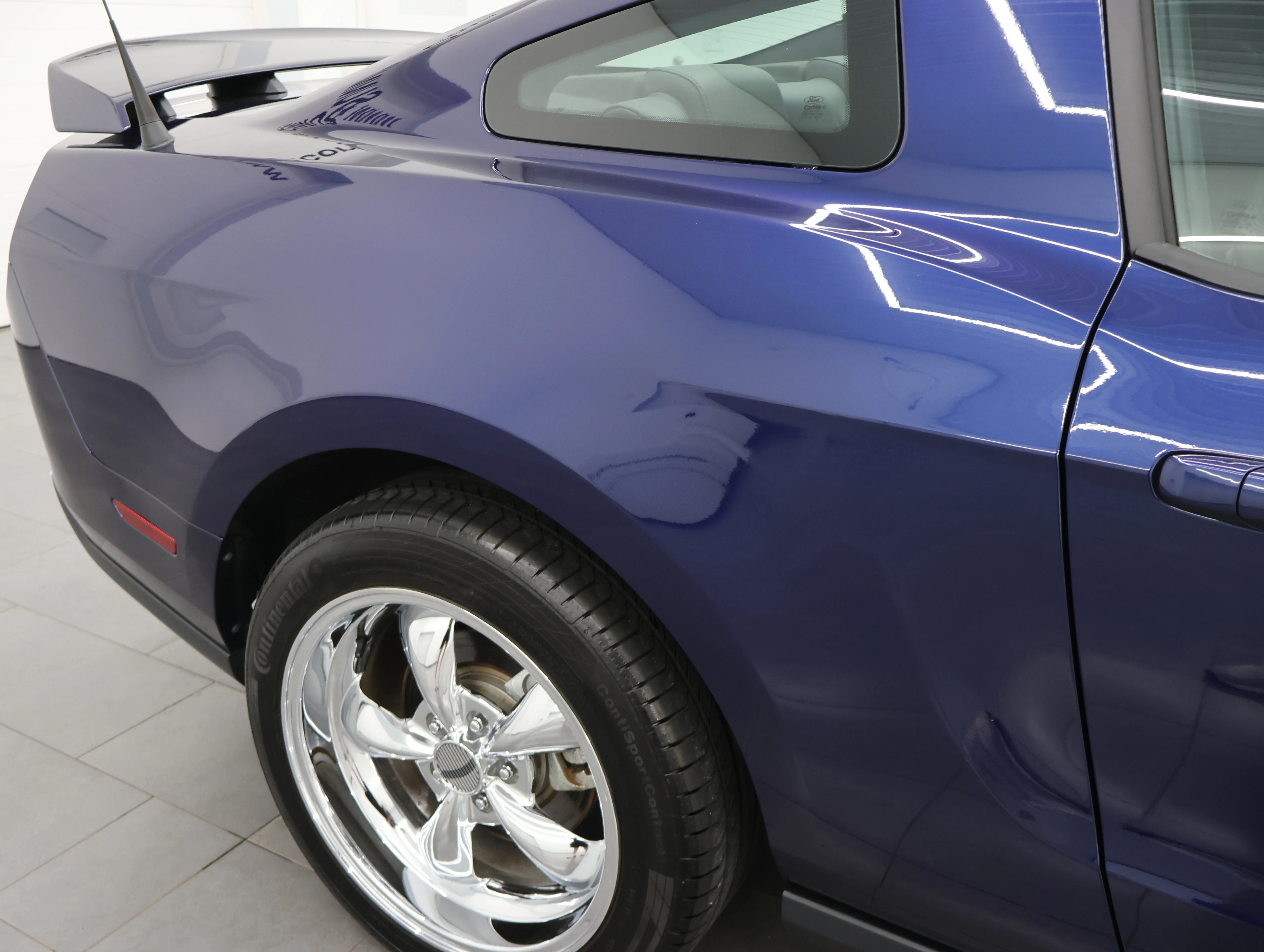 Used 2010 Kona Blue Metallic Ford GT Premium image 24