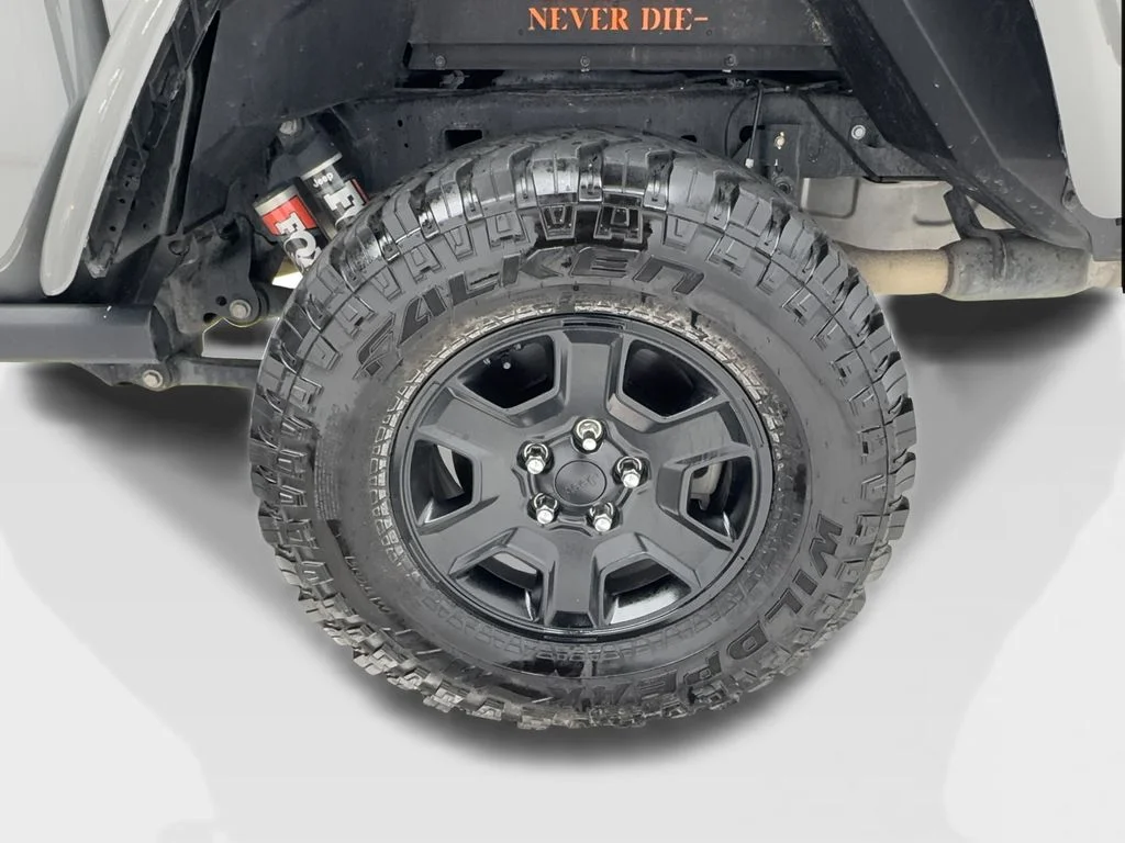 Used 2021 Gray Jeep Mojave image 13