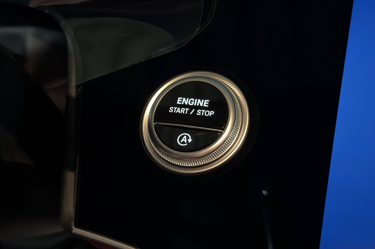 New 2027 MANUFAKTUR Night Black Magno Mercedes-Benz S 580 4MATIC® Sedan image 21