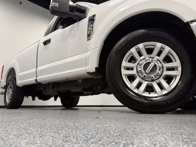 Used 2017 White Ford XL image 2