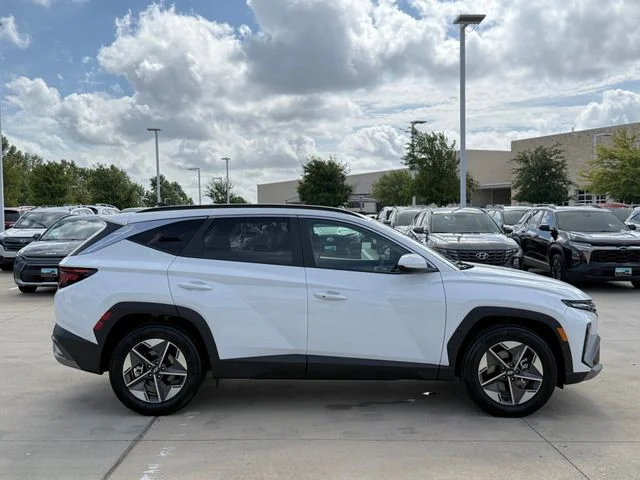 Used 2026 White Hyundai SEL image 6