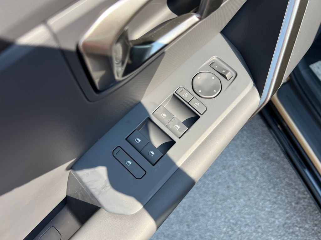 New 2027 Brown Kia X-Line S image 11