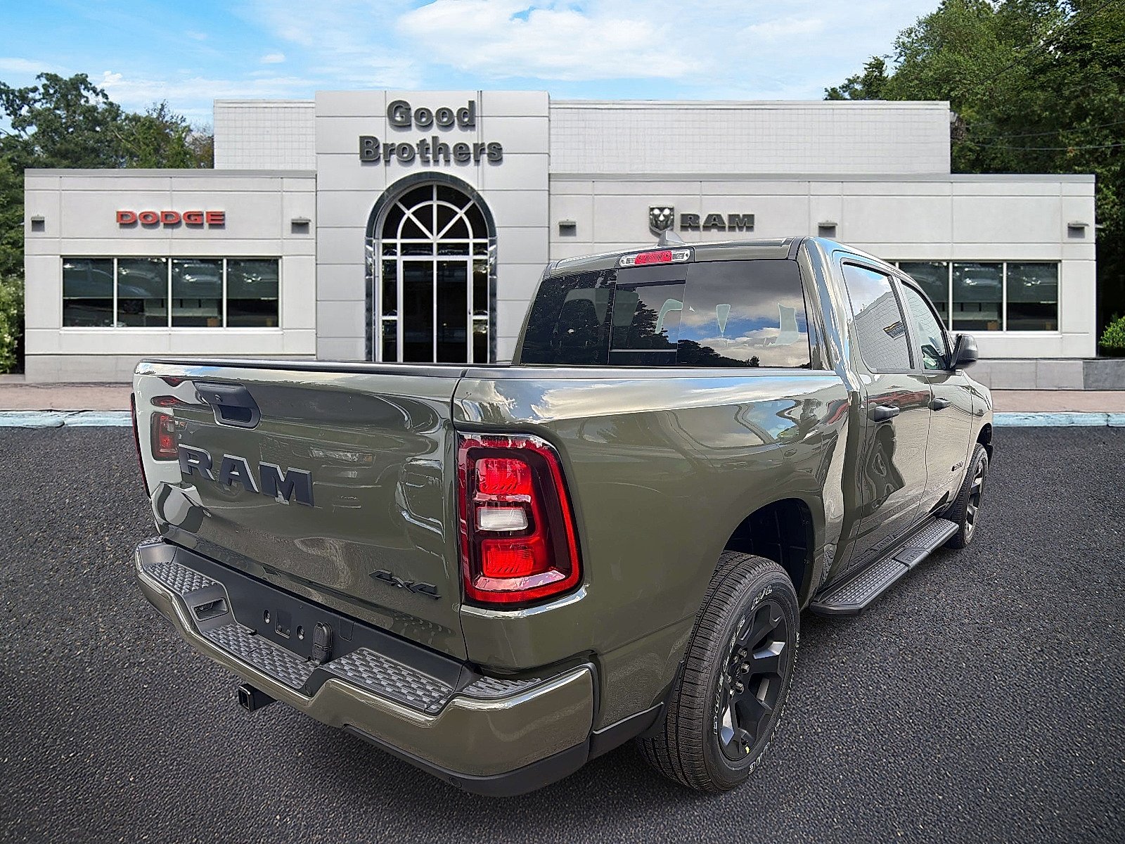 New 2027 Tank Exterior Paint RAM Express Crew Cab 4x4 5