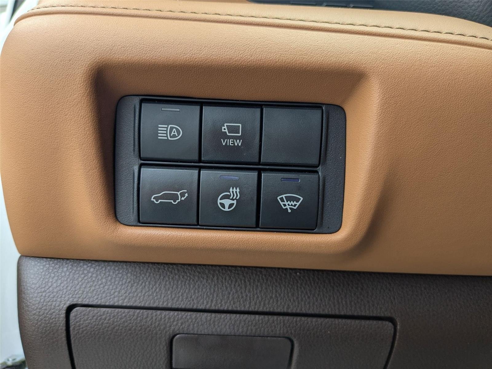 Used 2022 Wind Chill Pearl Toyota Platinum image 15