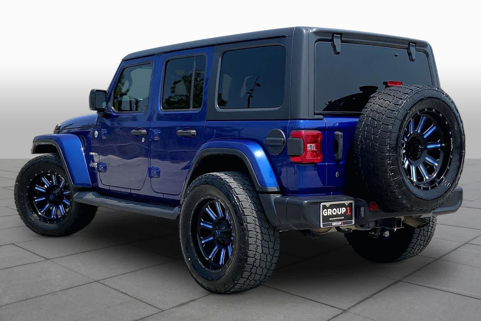 Used 2018 Ocean Blue Metallic Clearcoat Jeep Sahara image 12