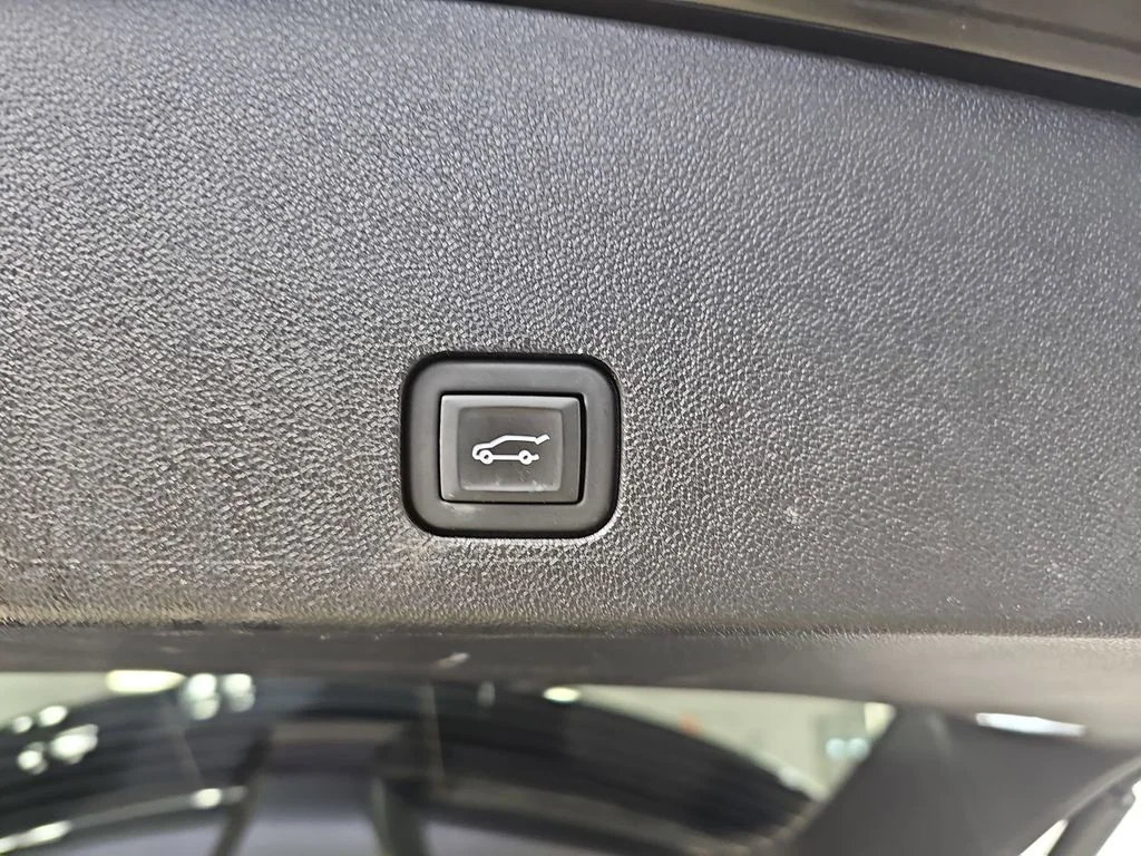 Used 2024 Black Cadillac Luxury image 18