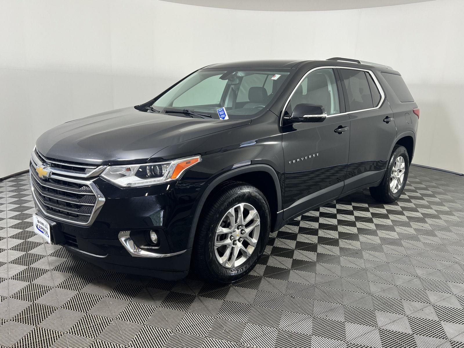 Used 2018 Mosaic Black Metallic Chevrolet LT Cloth image 31