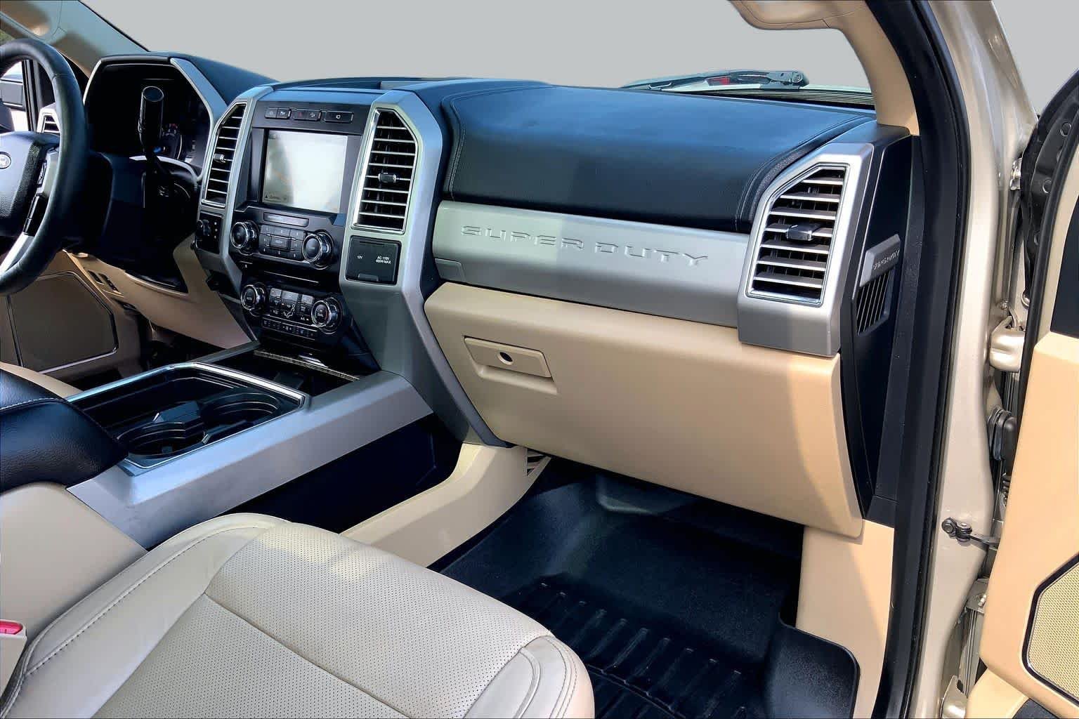 Used 2017 White Gold Ford Lariat image 16
