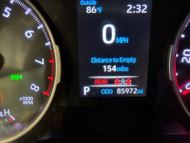 Used 2020  Toyota XLE image 18