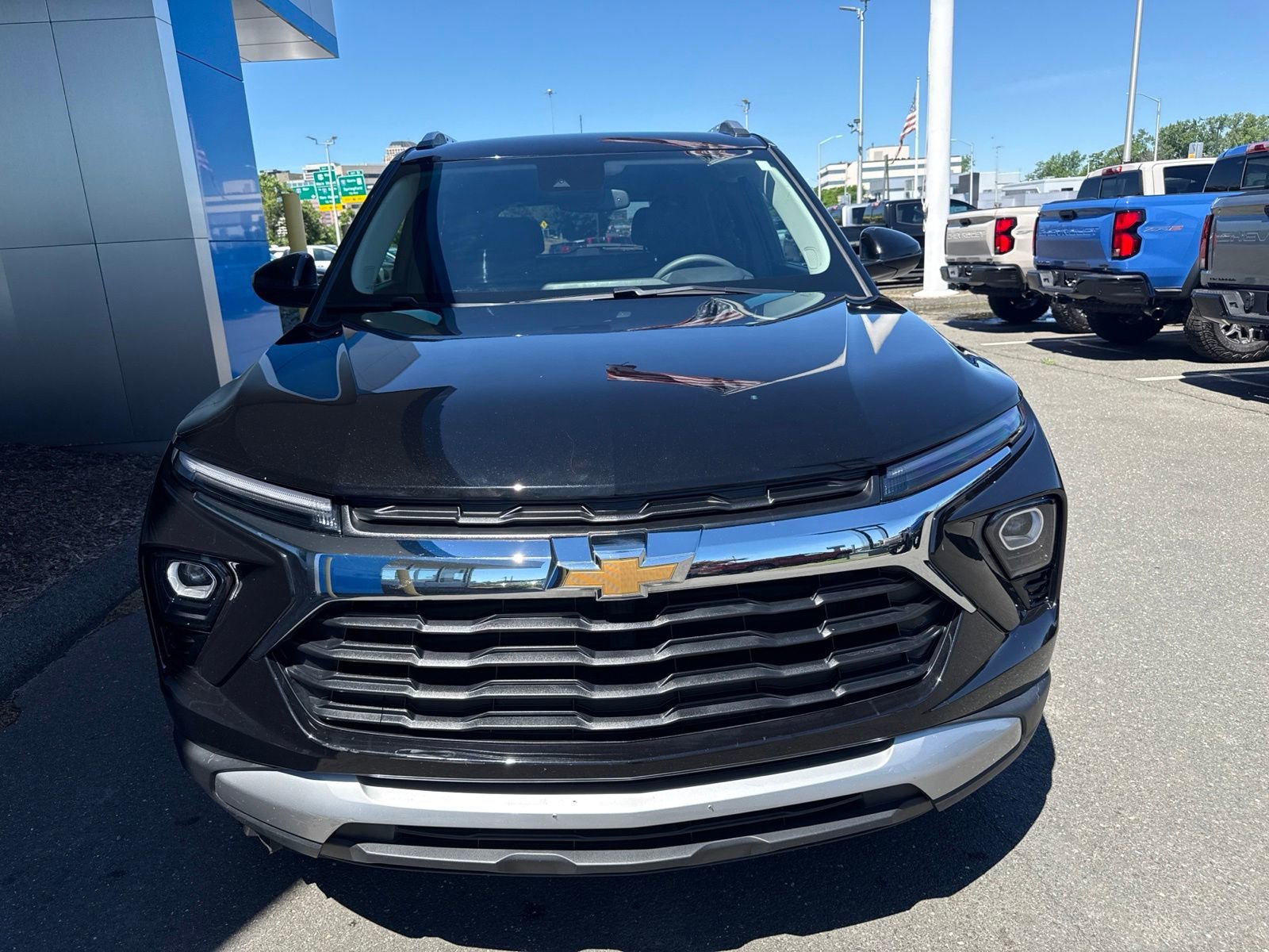 Used 2025 Mosaic Black Metallic Chevrolet LT image 3