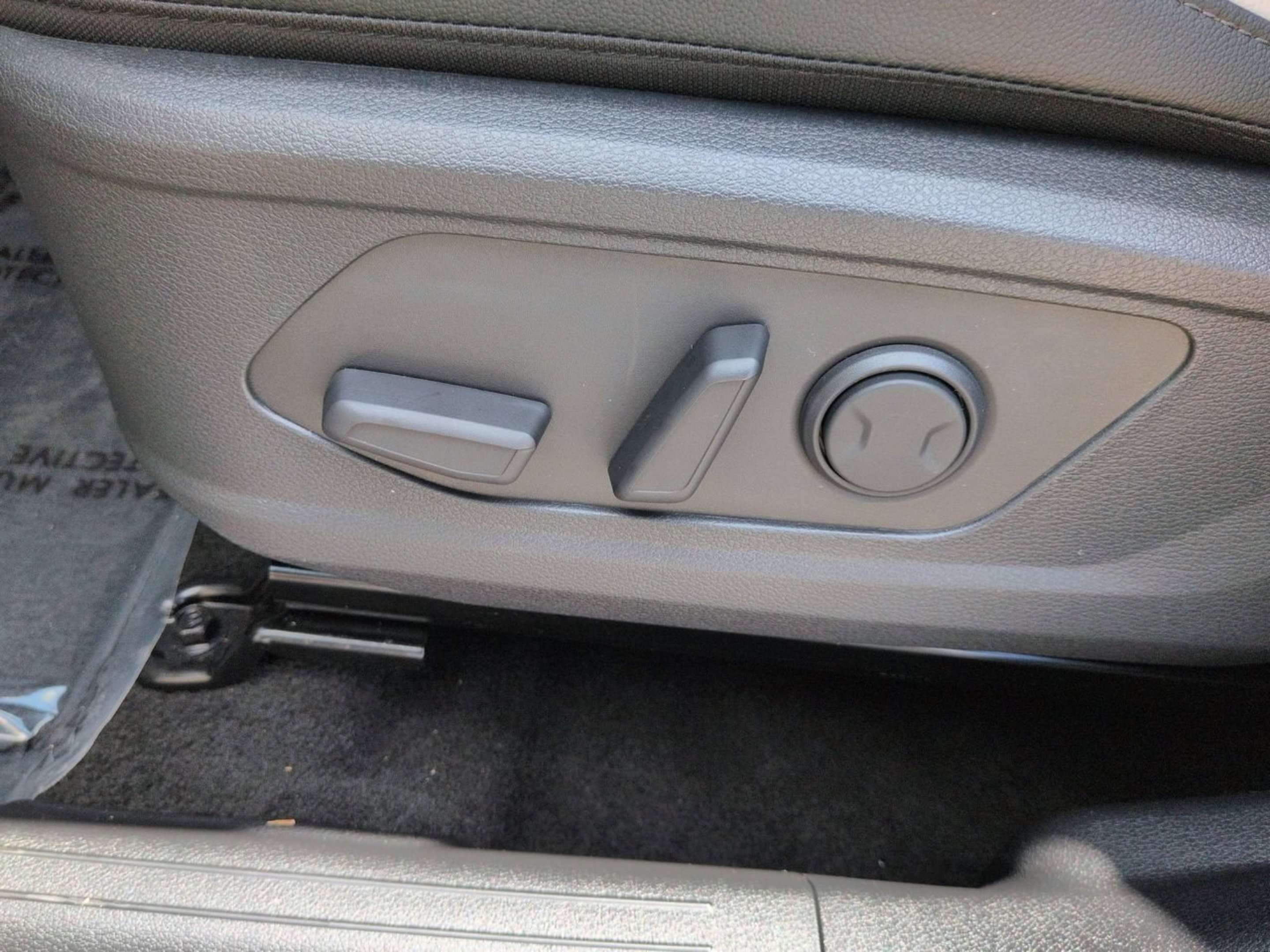 New 2026 Ebony Black Kia EX image 28