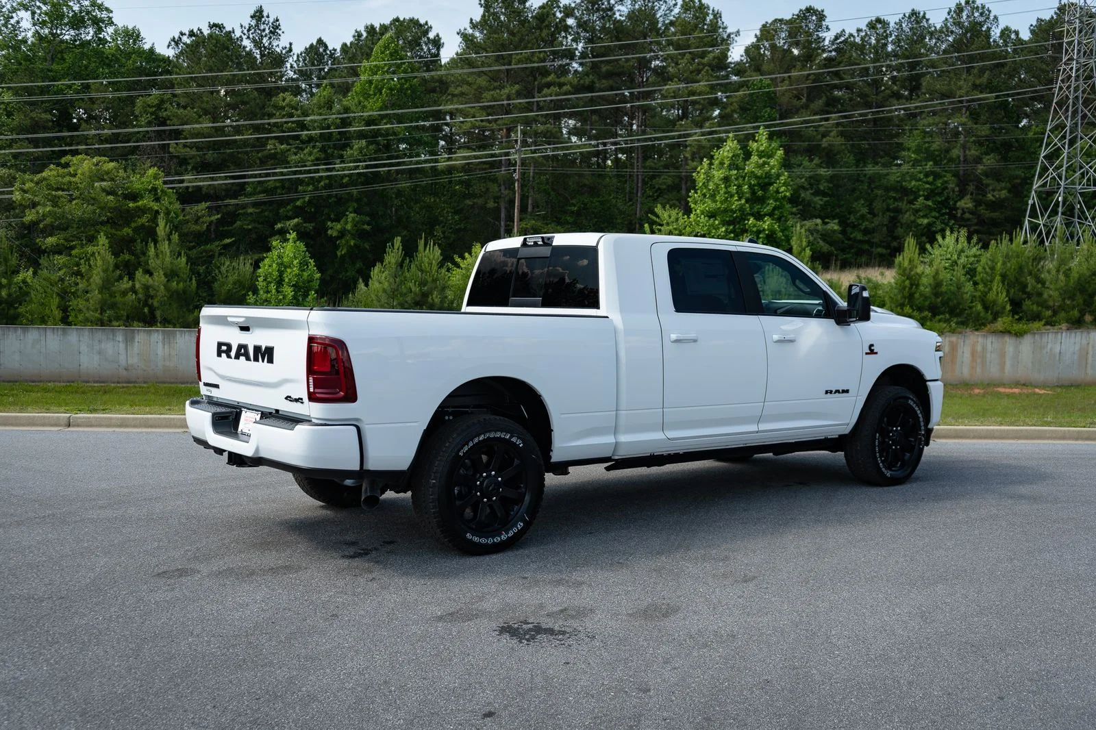 New 2026 Bright White Clear-Coat Exterior Paint RAM Laramie image 18