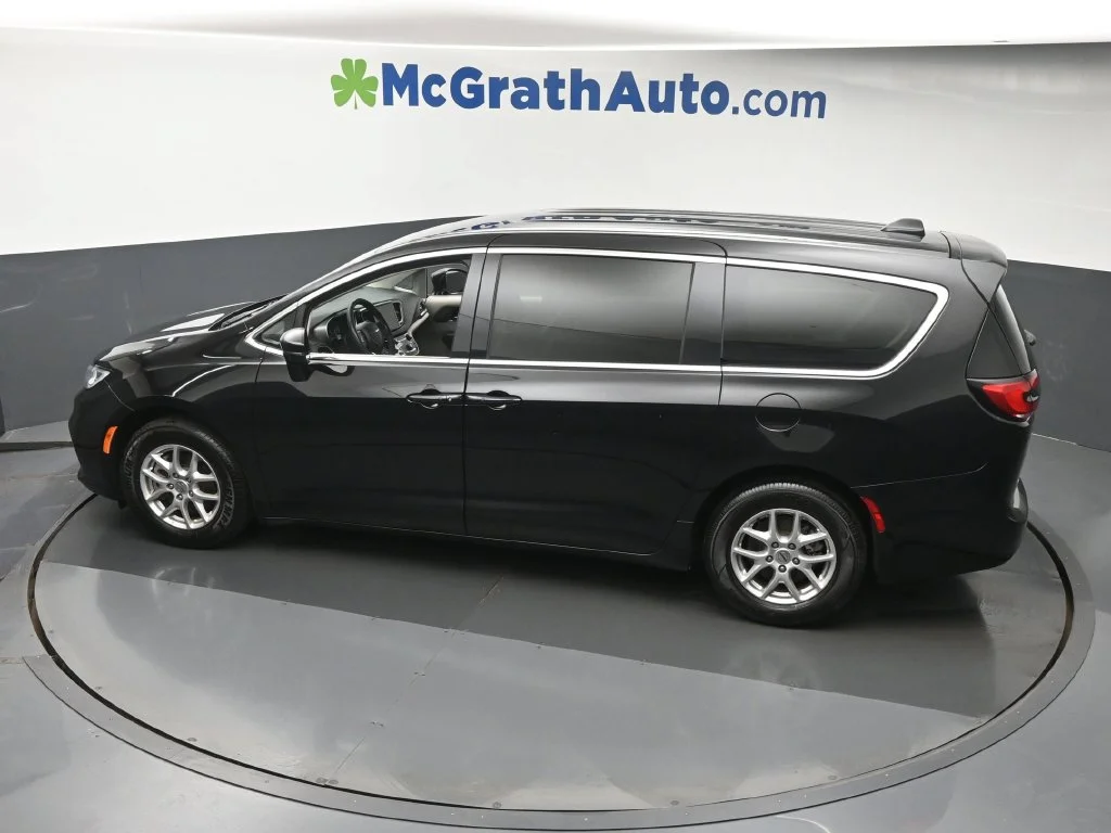 Used 2024 Black Chrysler Touring L image 24