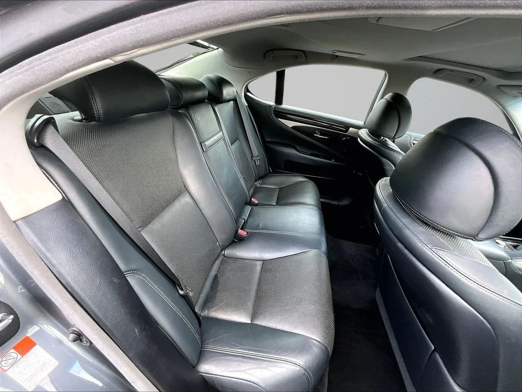 Used 2016 Gray Lexus 460 image 26