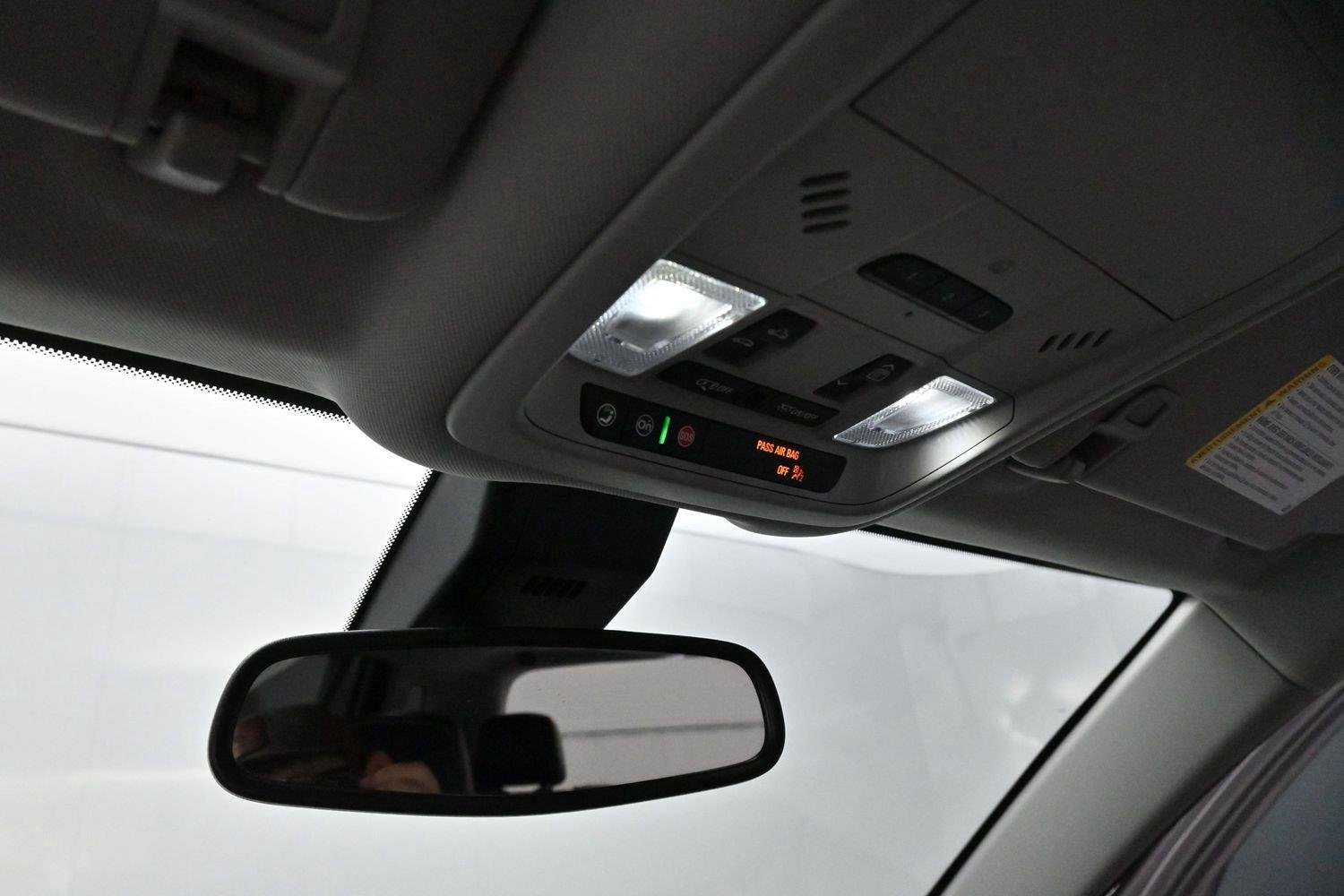 Used 2022 Summit White GMC AT4 image 30