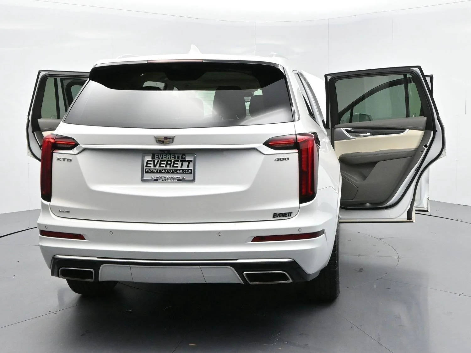 Used 2020 CRYSTAL WHITE TRICOAT Cadillac AWD Premium Luxury image 42