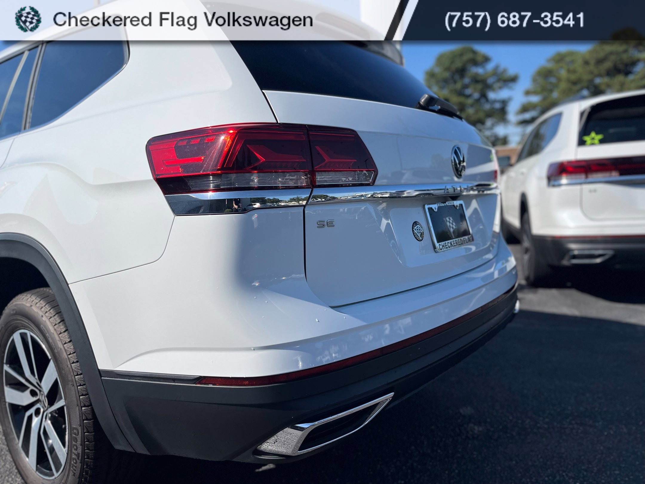 Used 2023 Pure White Volkswagen 2.0T SE image 9