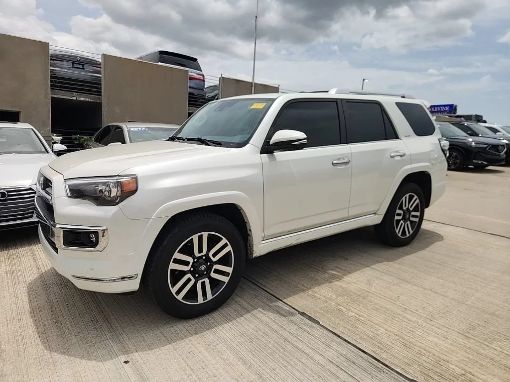 Used 2022 Blizzard Pearl Toyota Limited image 1