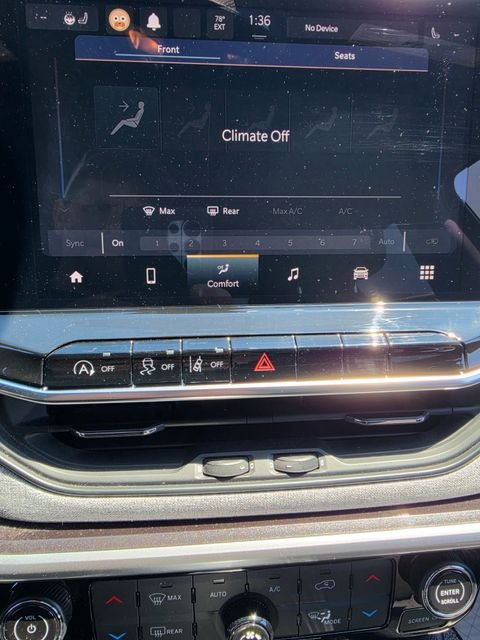 Used 2023 Black Jeep Latitude image 17