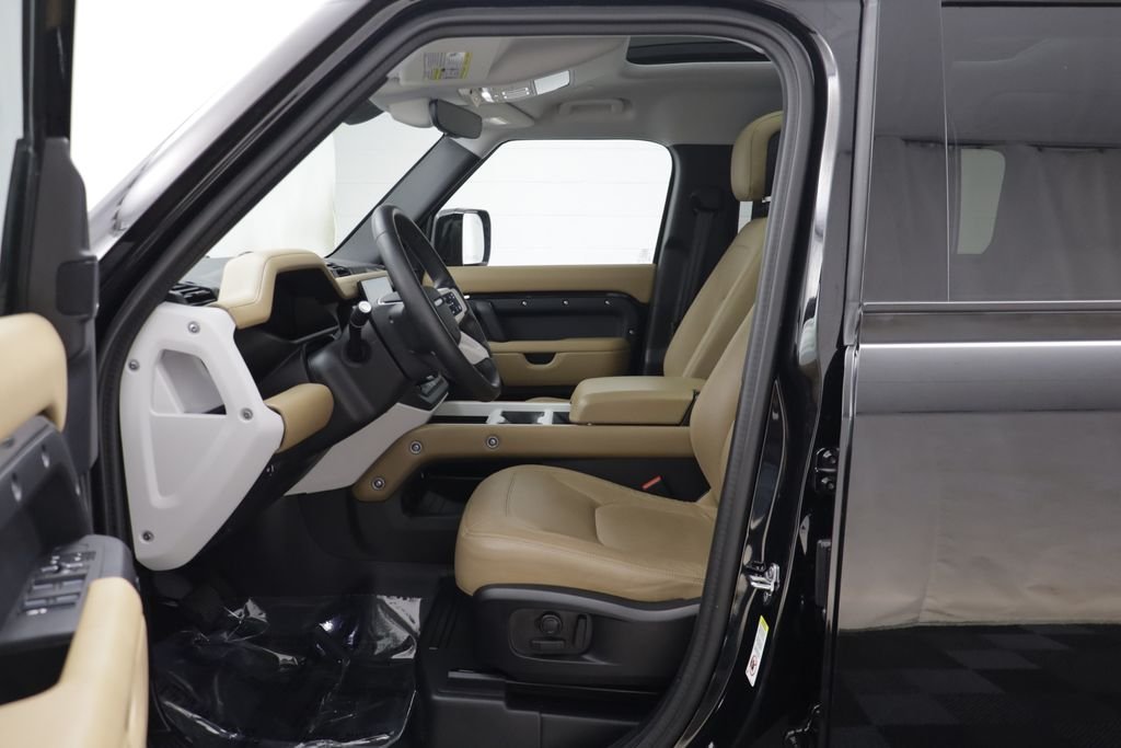 Certified Used 2025 Black Land Rover S image 5