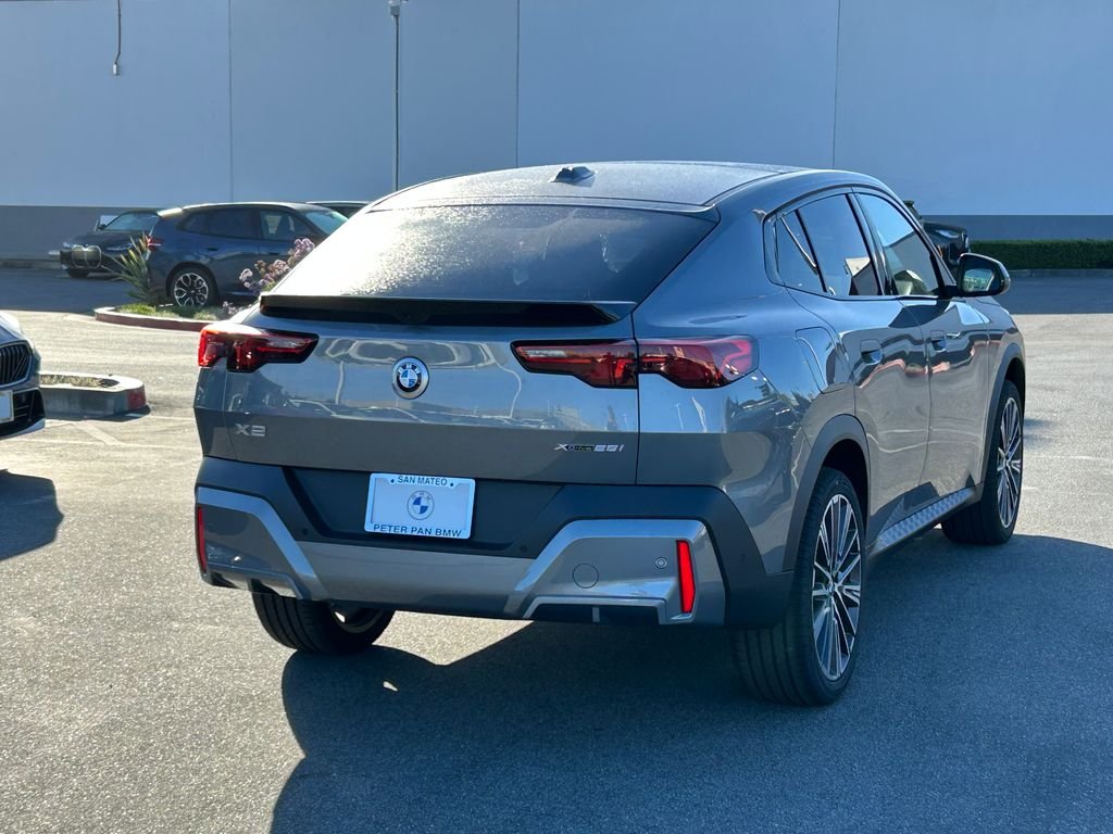New 2026 Skyscraper Grey Metallic BMW xDrive28i image 5