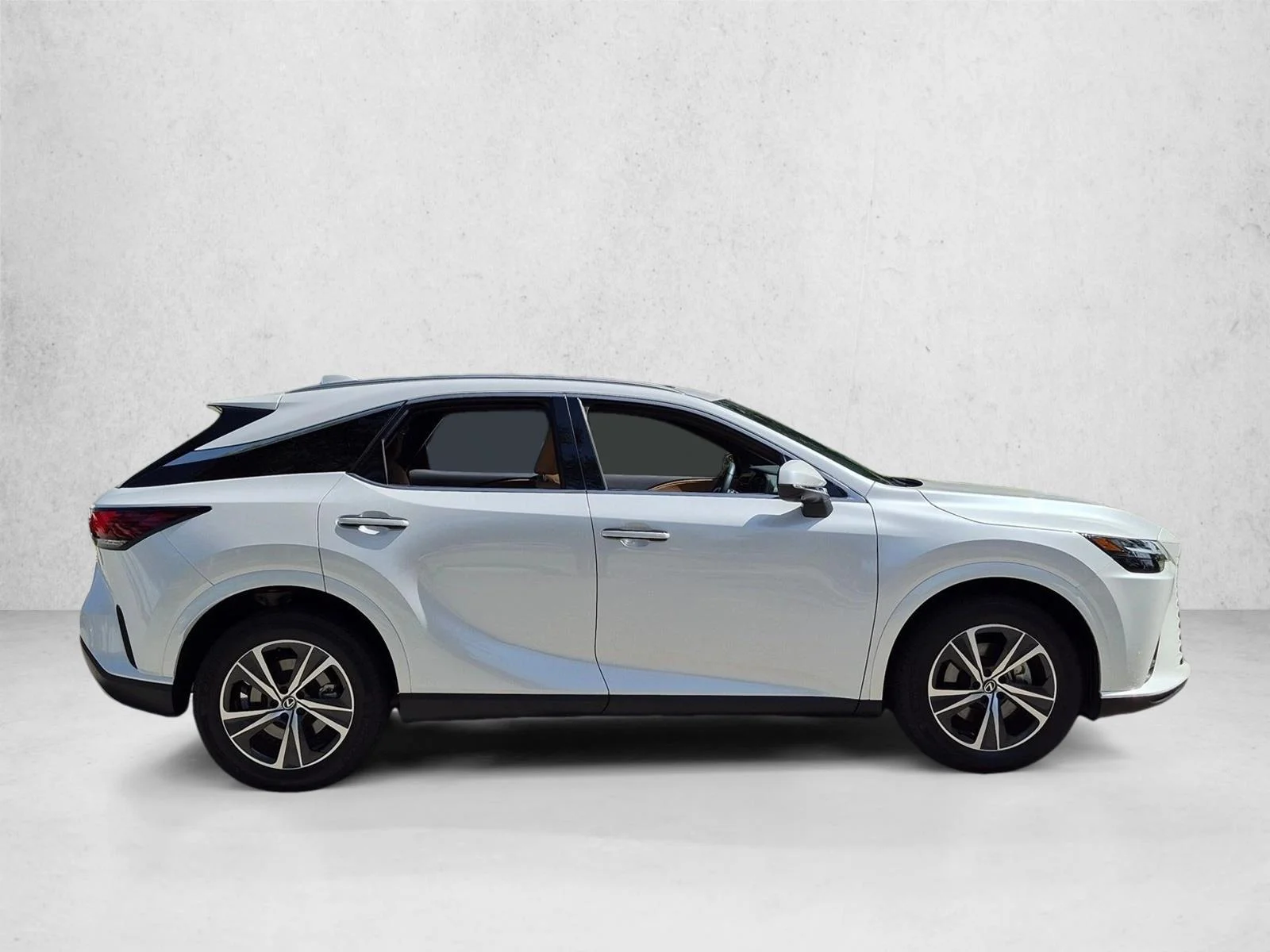 Certified Used 2024 Eminent White Pearl Lexus RX 350h Premium image 4
