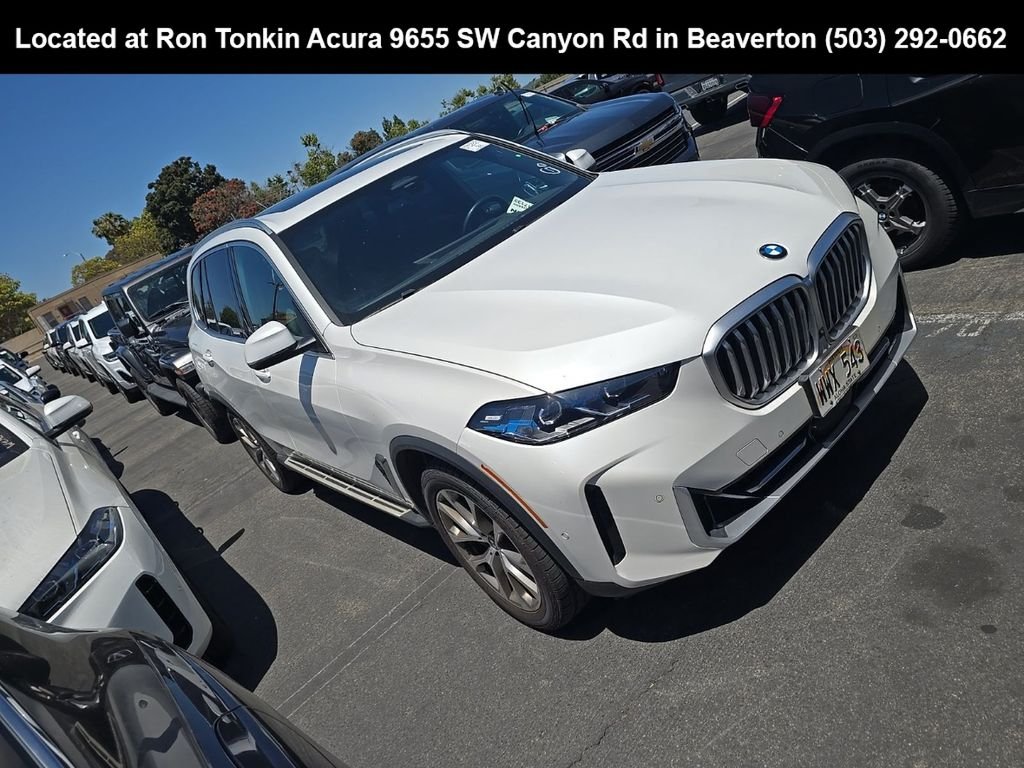 Used 2024 Alpine White BMW xDrive40i image 1
