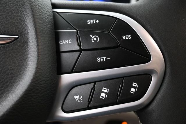 Used 2023 Black Chrysler Limited image 19