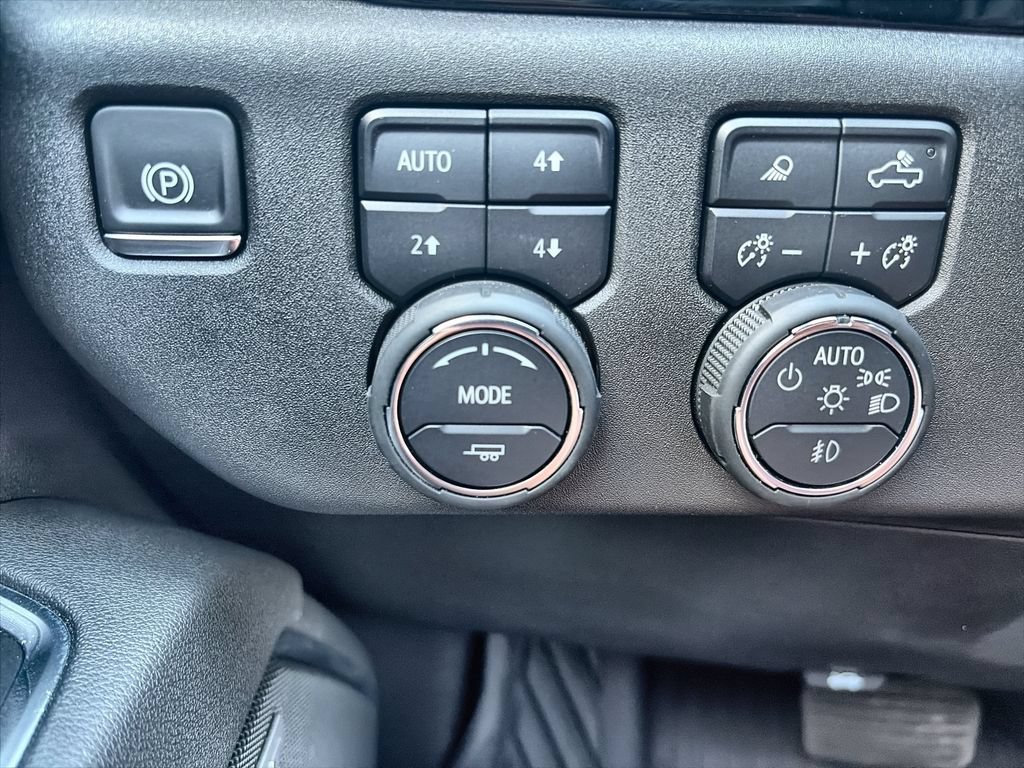 Used 2025 Cypress Gray Chevrolet LTZ image 18