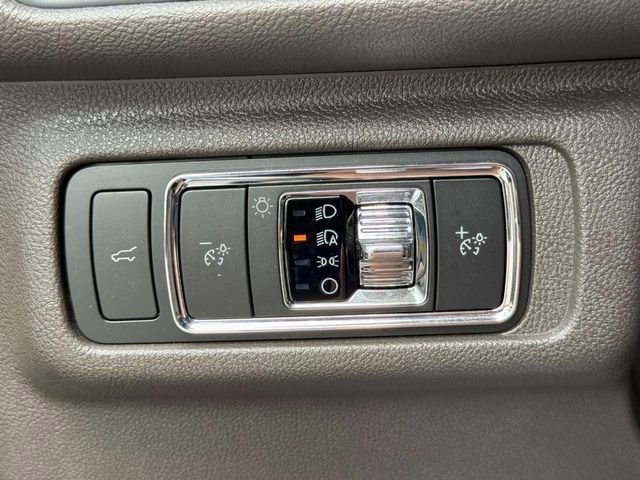 Used 2022 Brown Lincoln Standard image 23