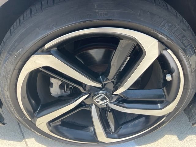 Used 2019  Honda Sport image 8