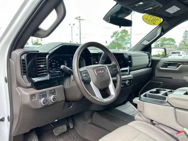 Used 2022 Summit White GMC SLE image 27