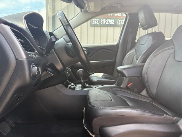 Used 2021 Blue Jeep Latitude Lux image 12