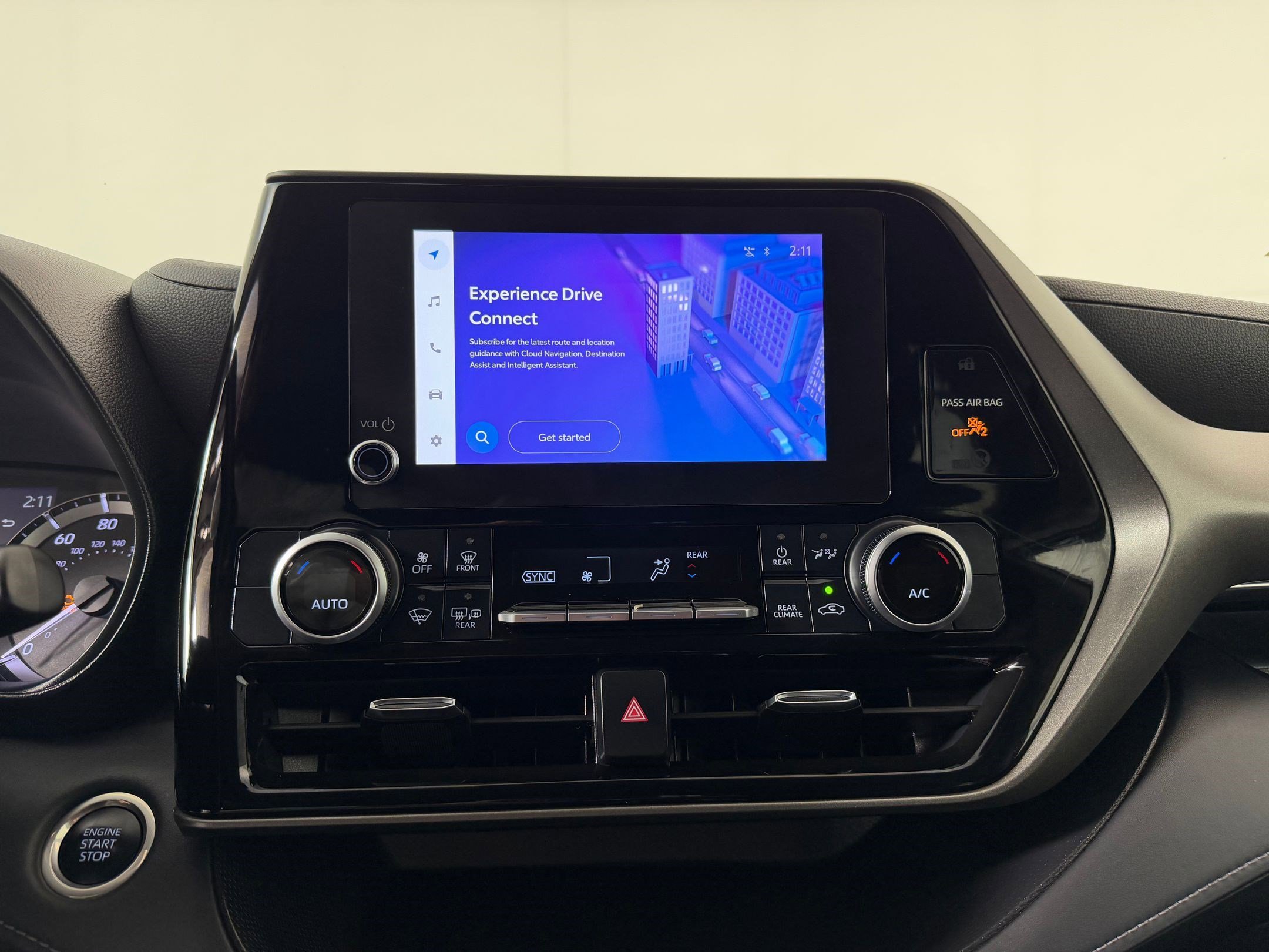 2024 Toyota Highlander LE - Photo 25