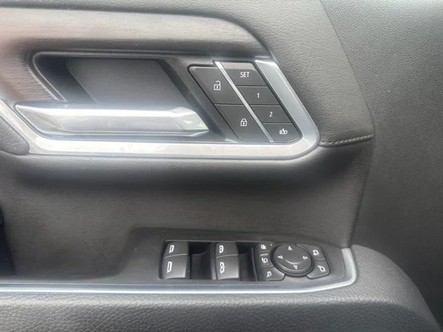 Used 2025 Black GMC Denali image 14