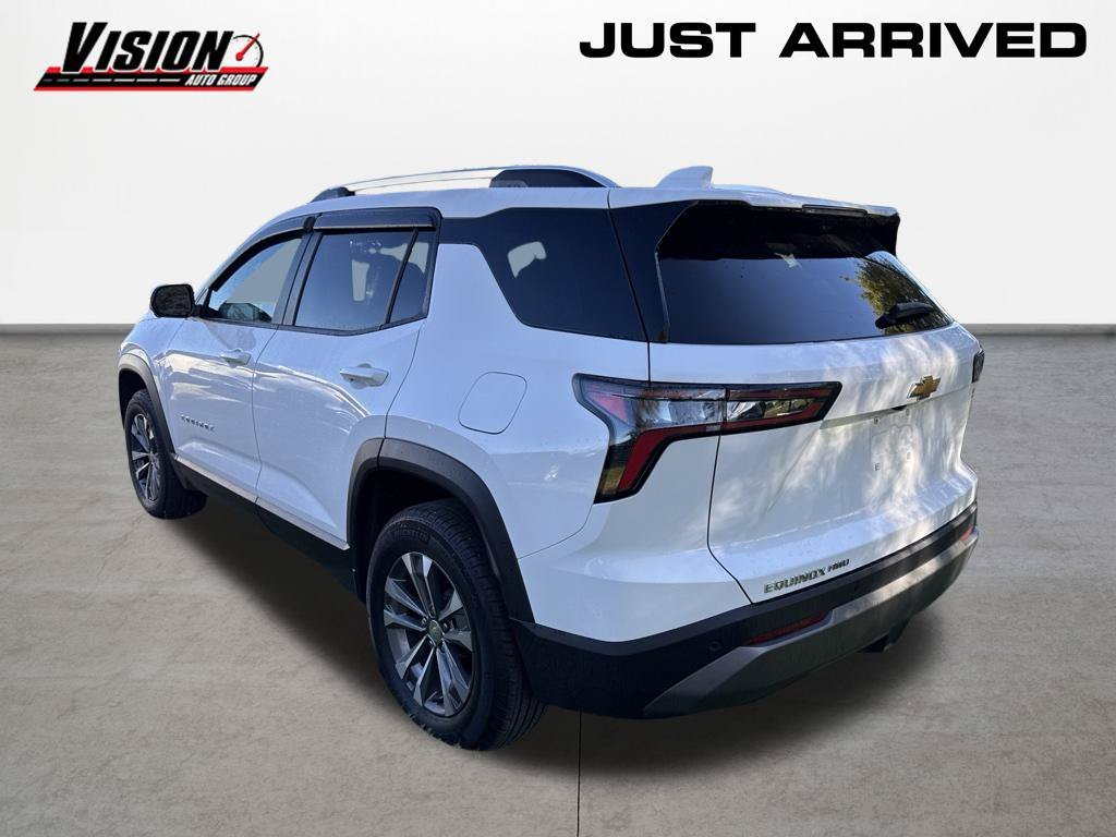 Used 2025 White Chevrolet LT image 3