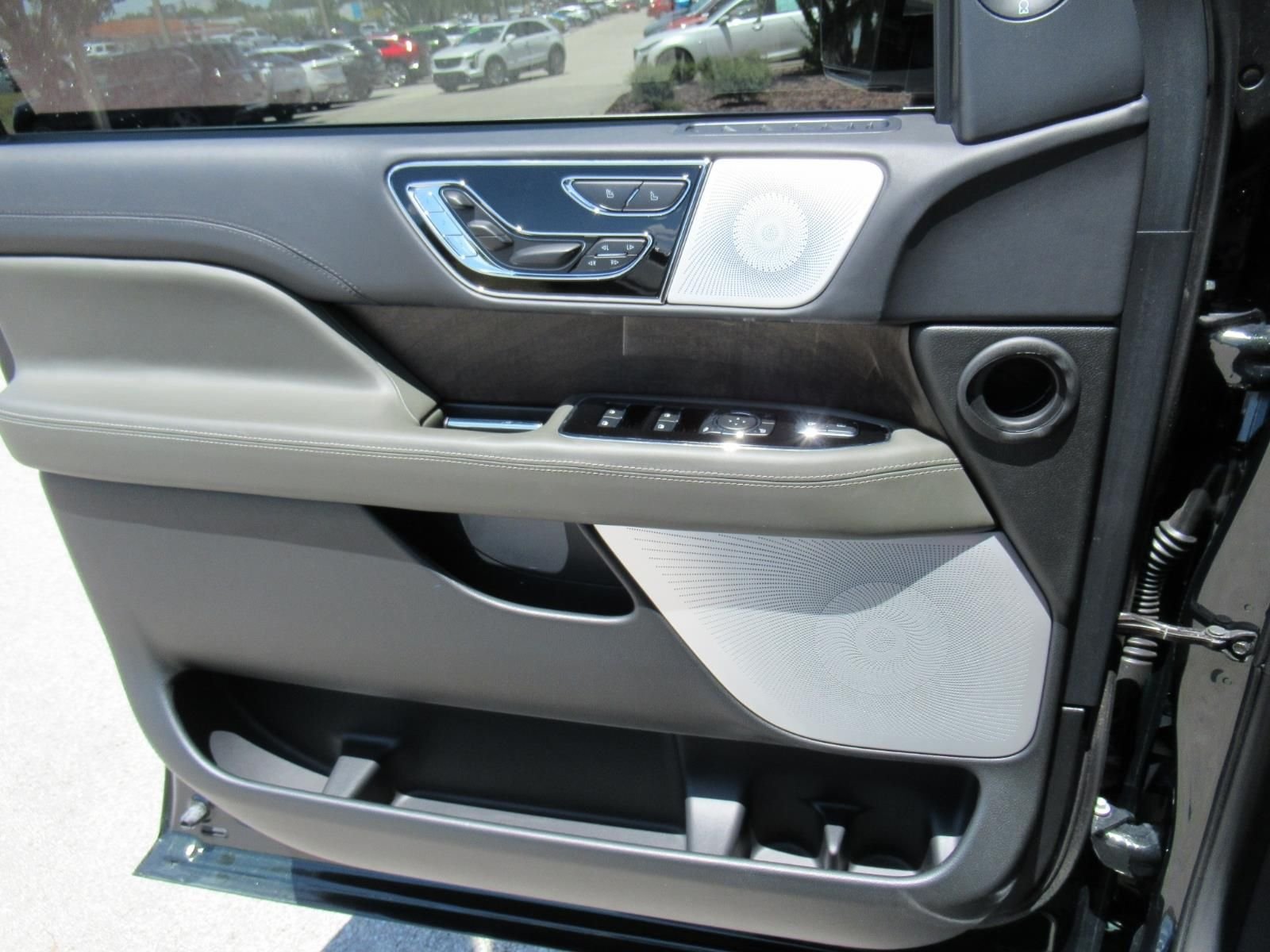 Used 2023 Green Lincoln Black Label image 20