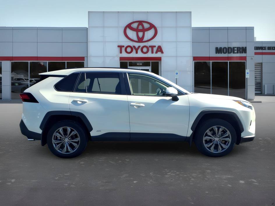 Used 2022 Blizzard Pearl Toyota Hybrid XLE Premium image 6