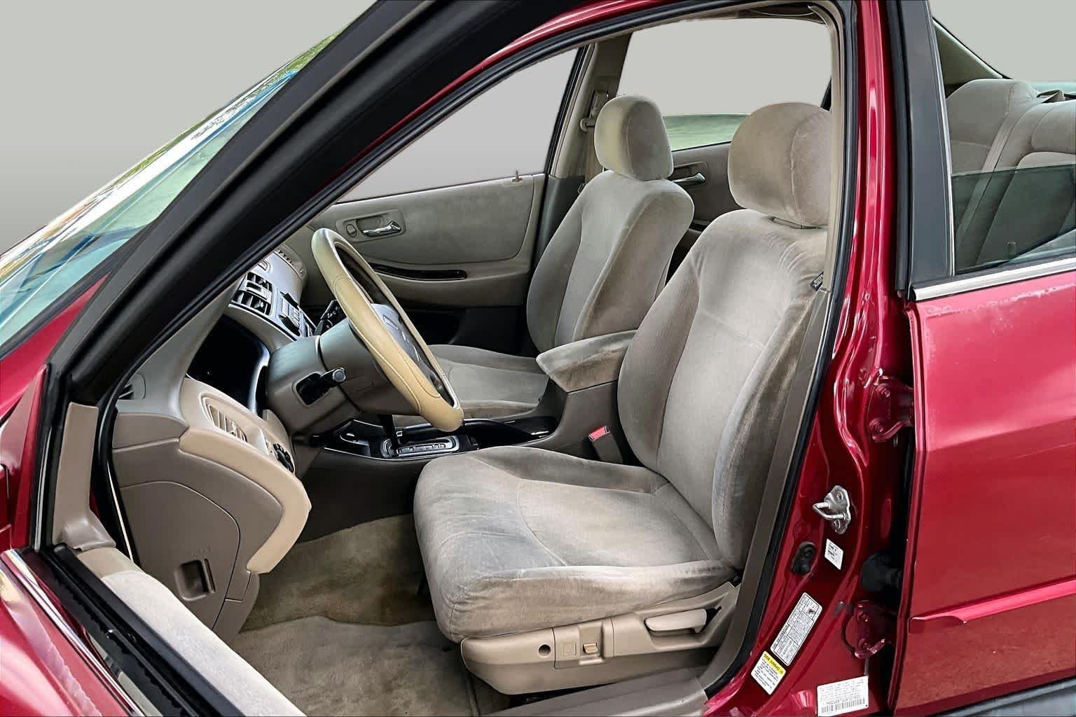 Used 2002 Firepepper Red Pearl Honda SE image 7