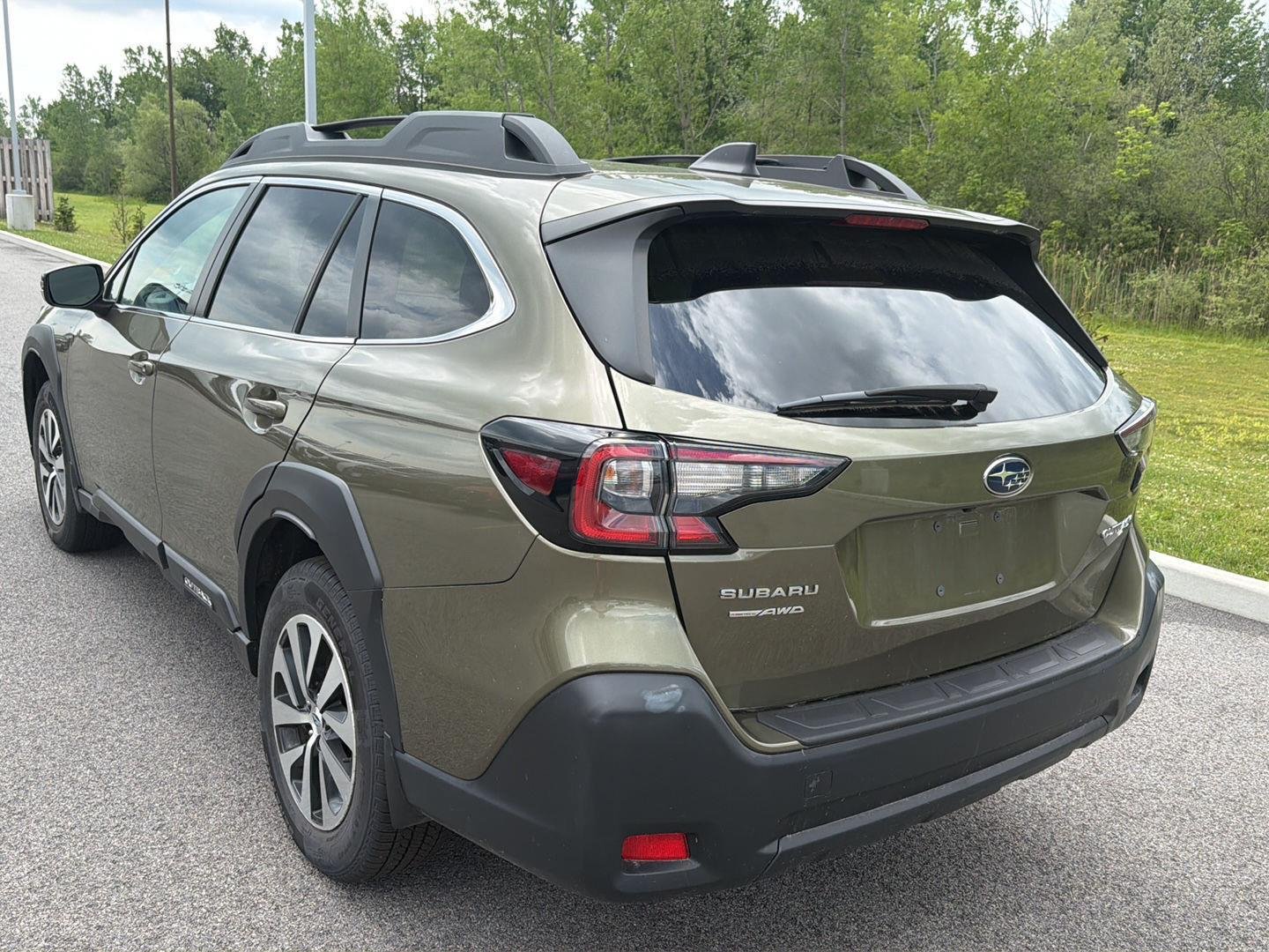 Used 2024 Autumn Green Metallic Subaru Premium image 6