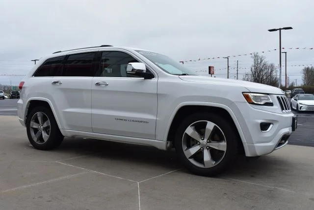 Used 2016 White Jeep Overland image 4