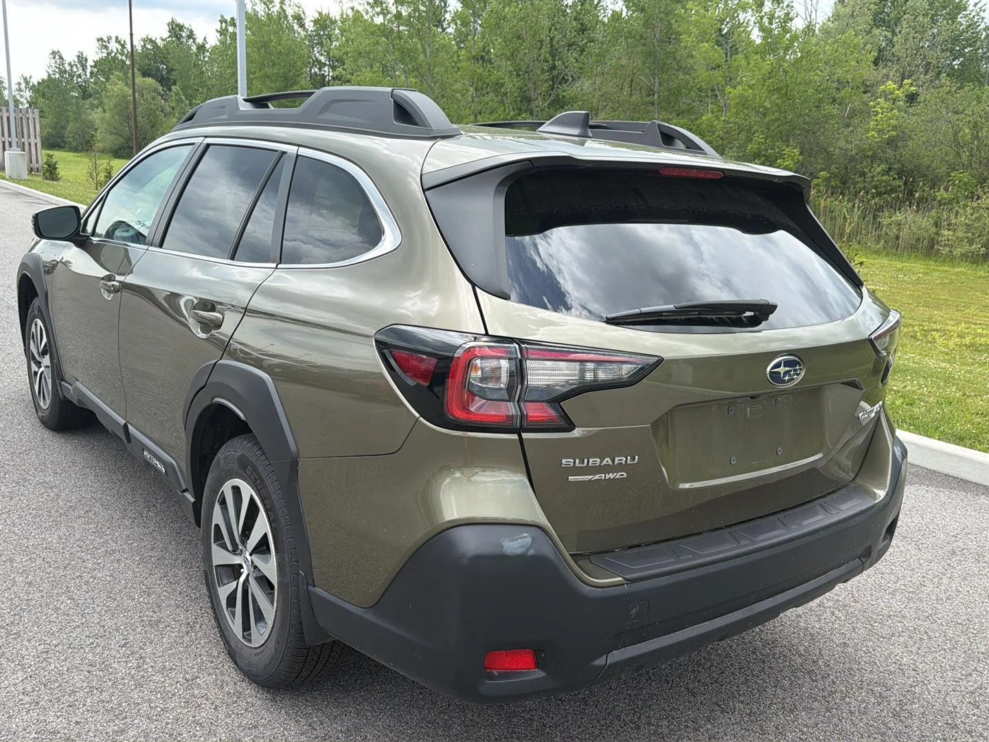 Used 2024 Autumn Green Metallic Subaru Premium image 6