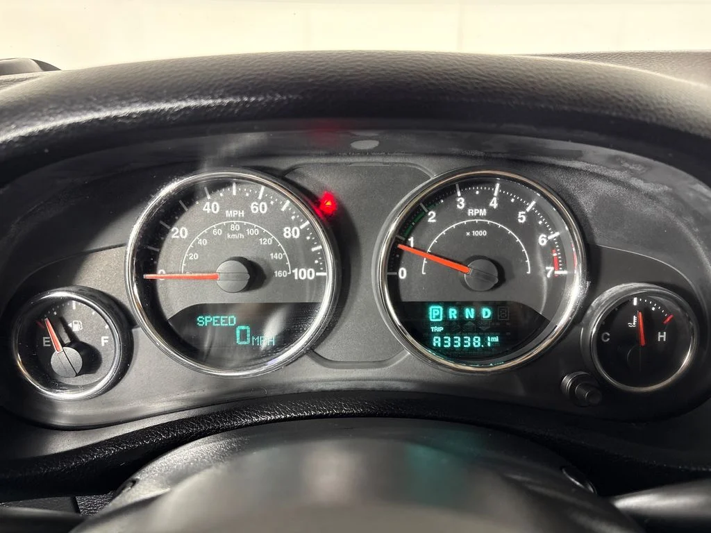 Used 2016 Silver Jeep Unlimited Sport image 21